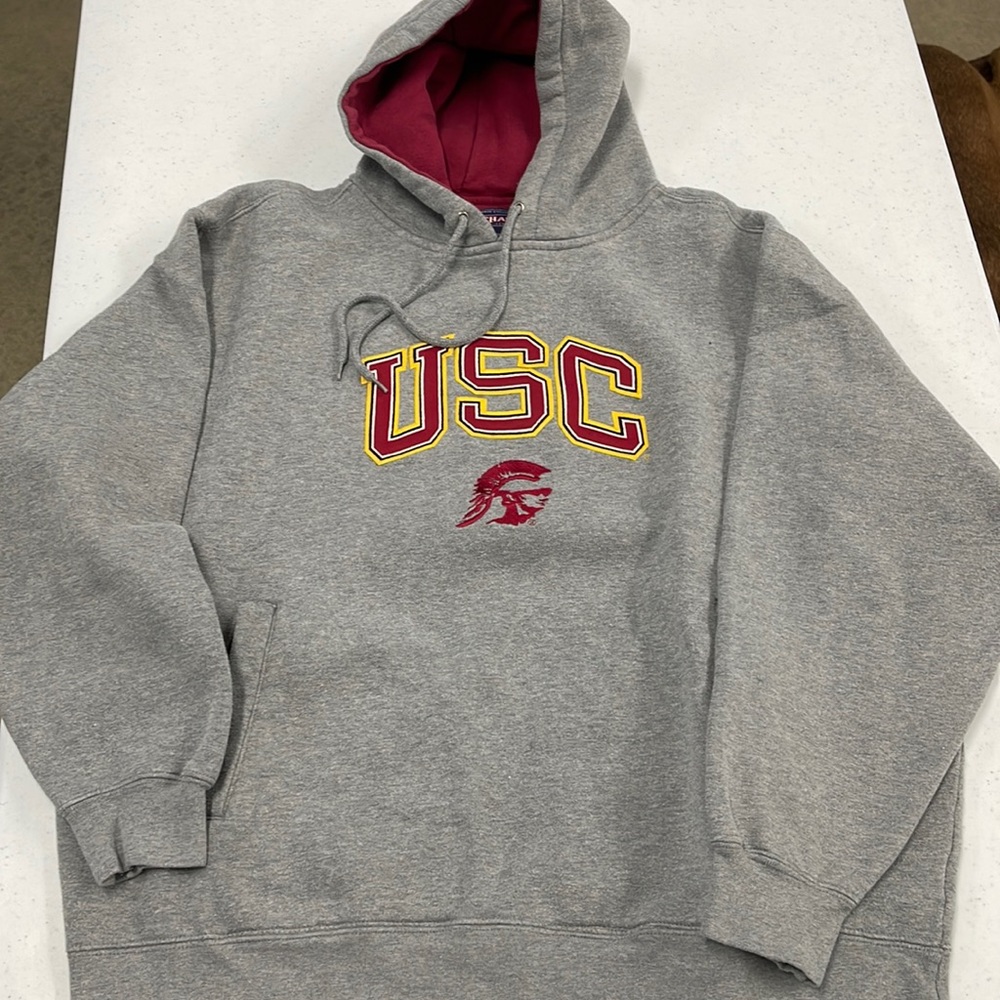 Men’s gray USC sweatshirt